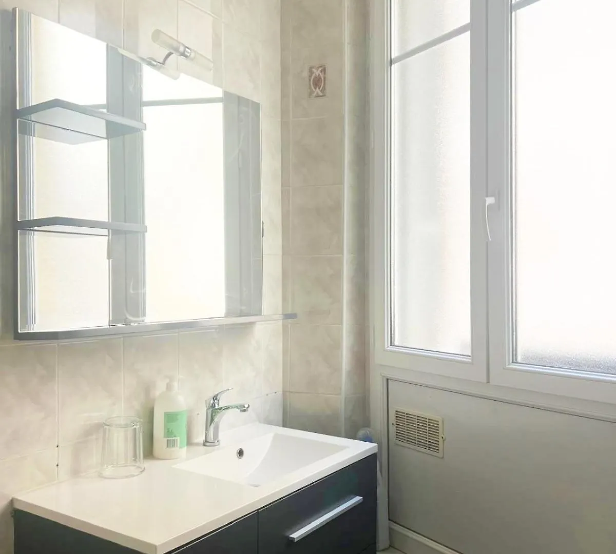 Spacieux Appartement Climatise Centre Nizza 0*,
